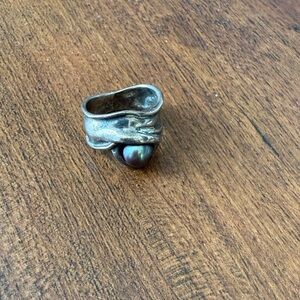 Sterling silver and black pearl ring